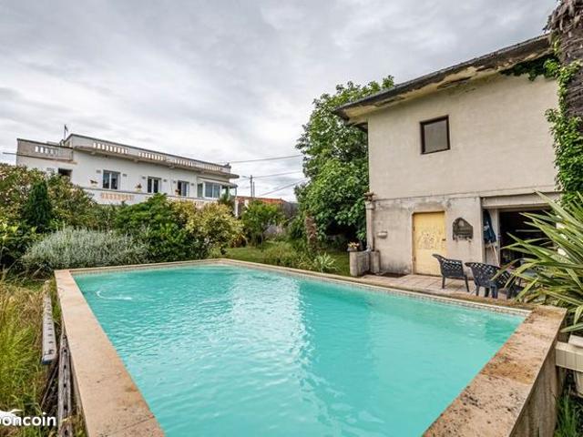 Maison 10 pièces 223 m²
