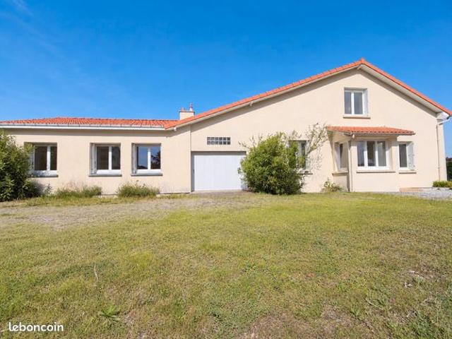 Maison 10 pièces 223 m²