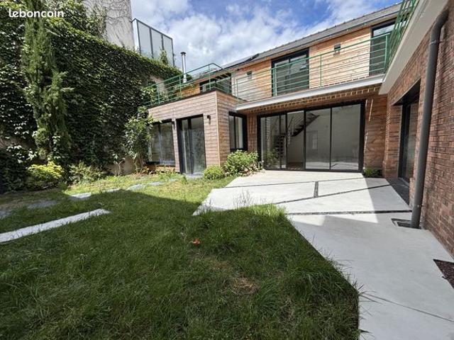 Maison 10 pièces 223 m²