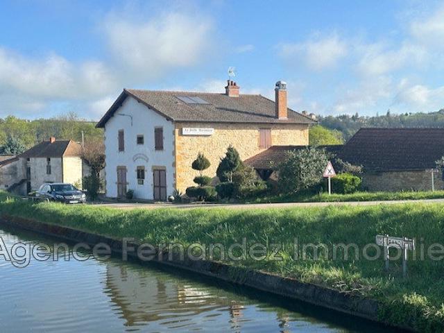 Maison 10 pièces 220 m²