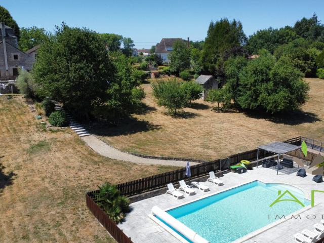 Maison 10 pièces 220 m²