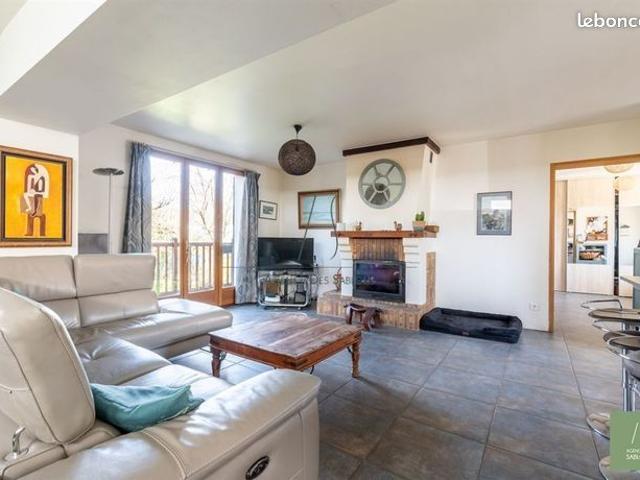 Maison 10 pièces 220 m²