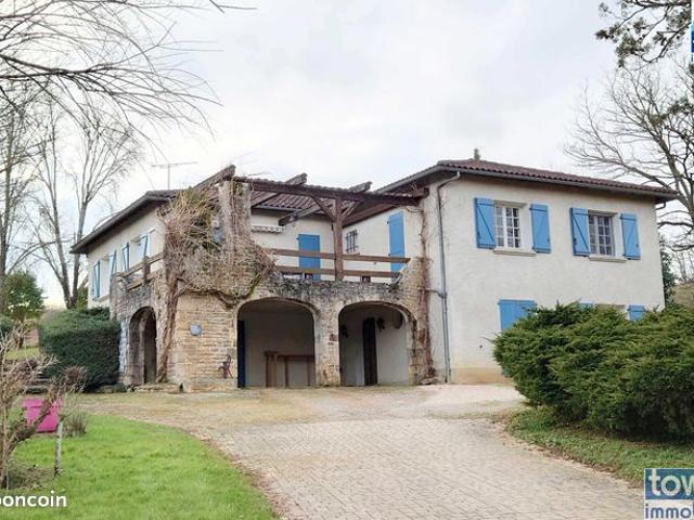 Maison 10 pièces 220 m²