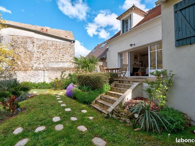 Maison 10 pièces 220 m²