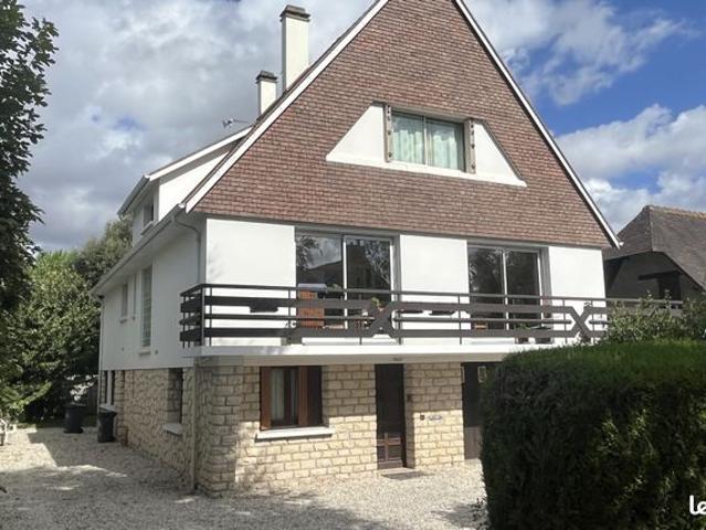 Maison 10 pièces 220 m²