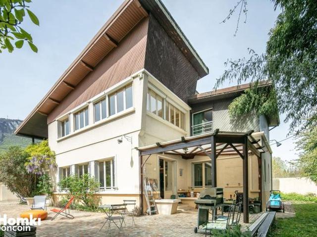 Maison 10 pièces 220 m²