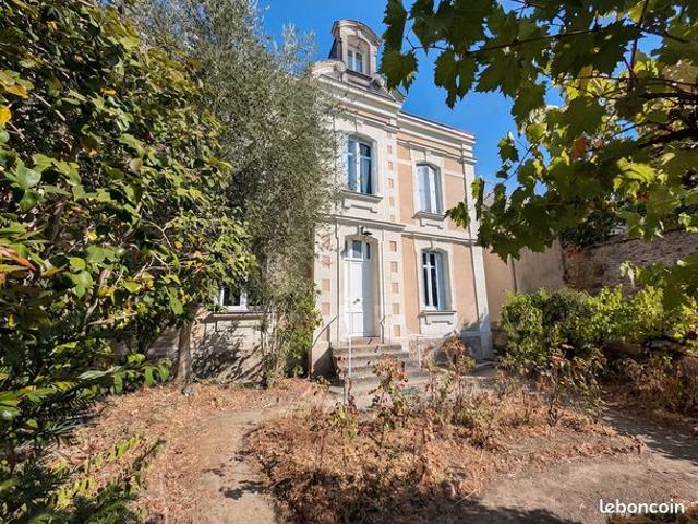 Maison 10 pièces 220 m²
