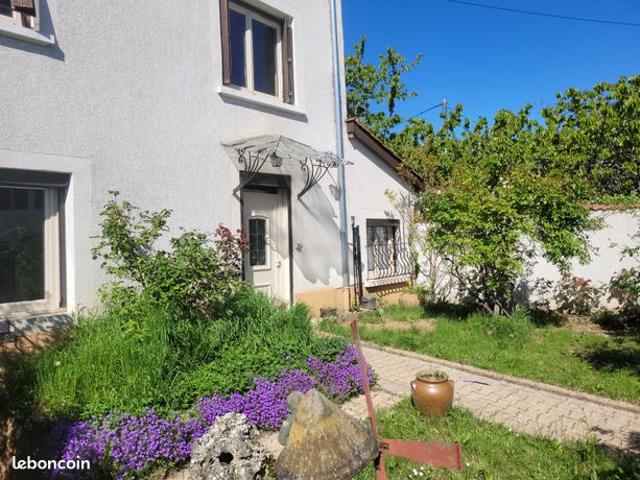 Maison 10 pièces 220 m²