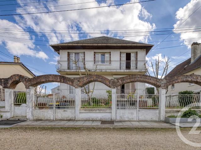 Maison 10 pièces 220 m²