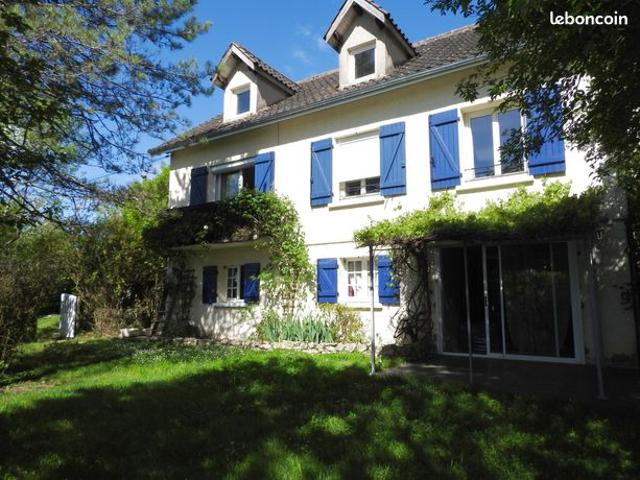 Maison 10 pièces 221 m²