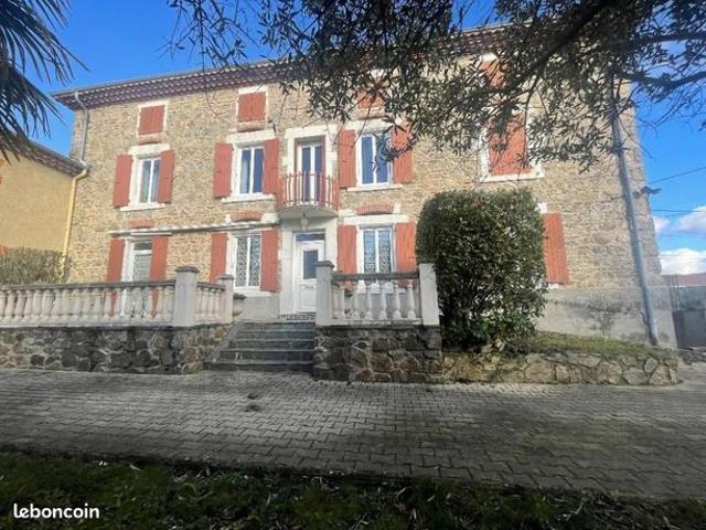 Maison 10 pièces 222 m²