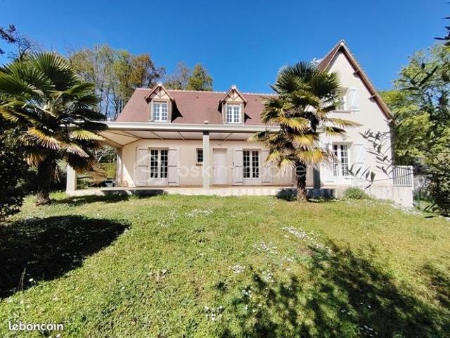 Maison 10 pièces 230 m²