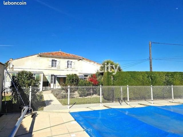 Maison 10 pièces 222 m²