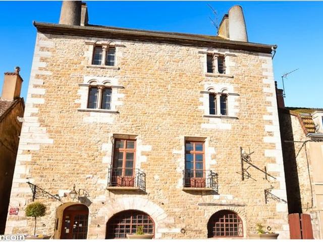 Maison 10 pièces 227 m²