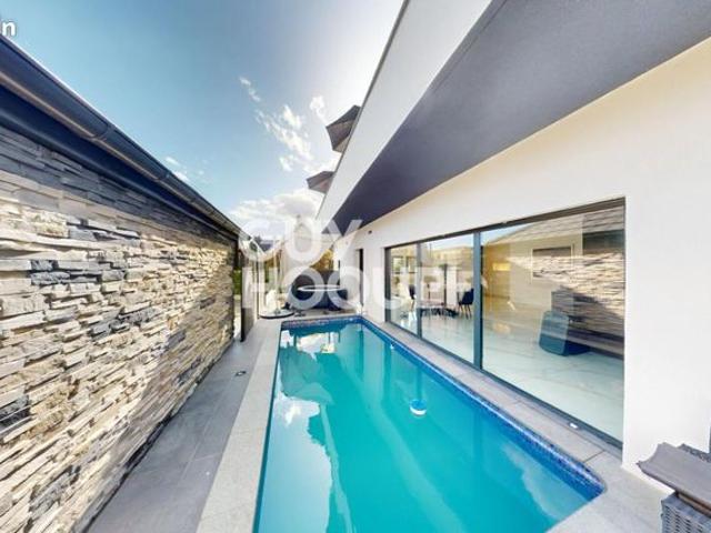 Maison 10 pièces 227 m²