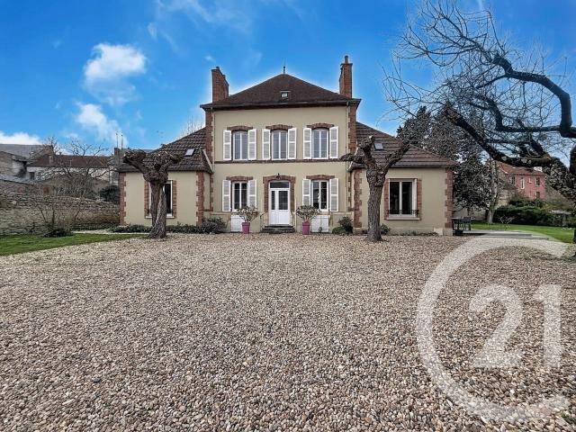 Maison 10 pièces 224 m²