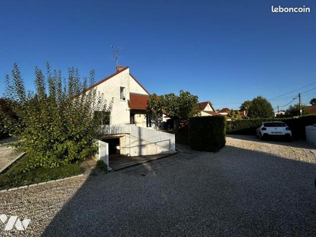 Maison 10 pièces 225 m²