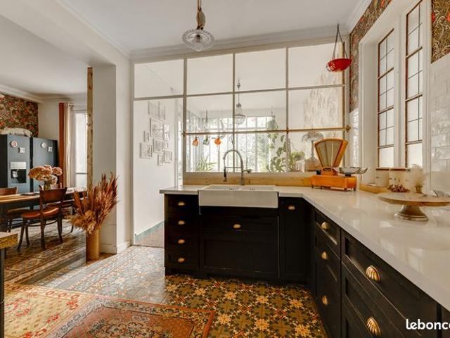 Maison 10 pièces 225 m²