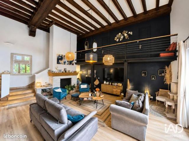 Maison 10 pièces 225 m²