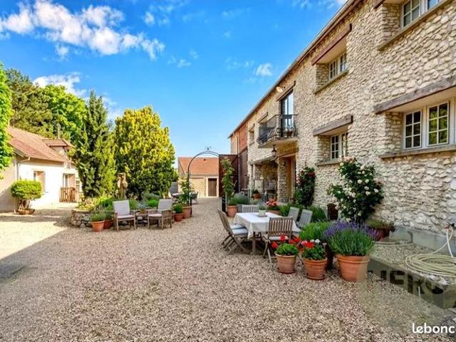 Maison 10 pièces 225 m²