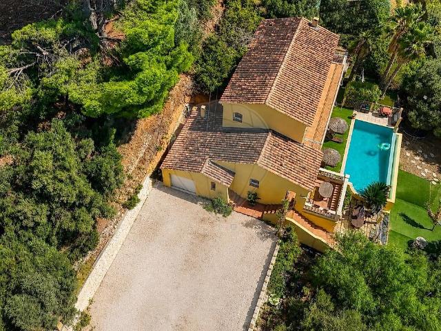 Maison 10 pièces 225 m²