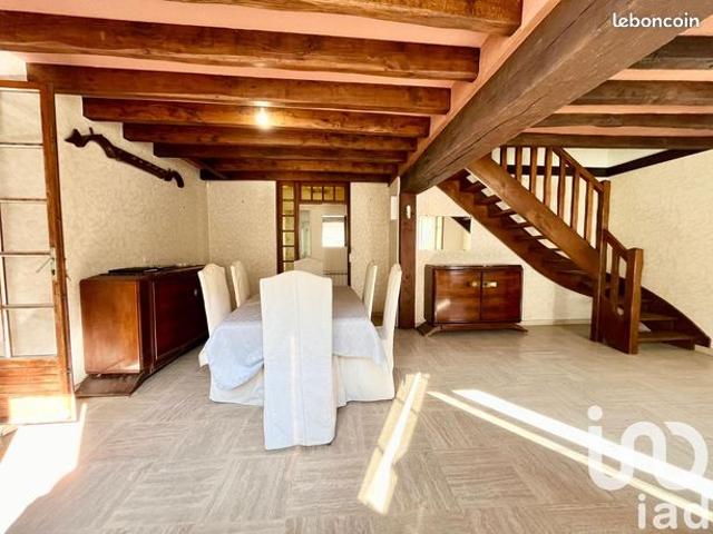 Maison 10 pièces 226 m²