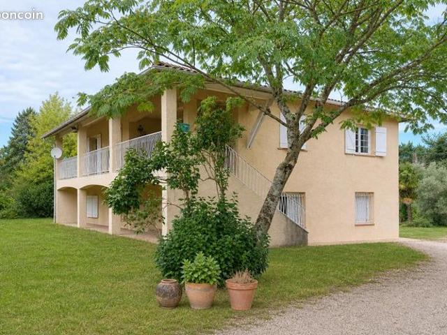 Maison 10 pièces 222 m²