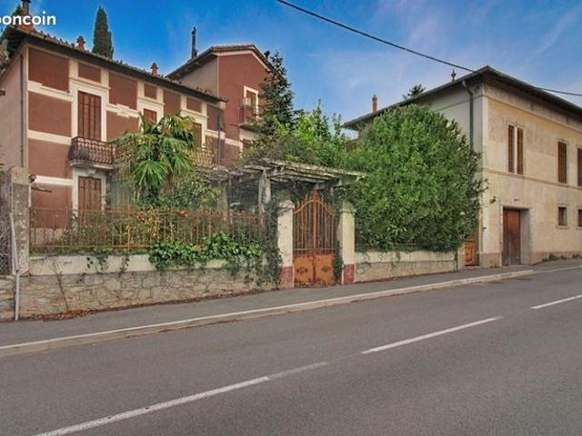 Maison 10 pièces 228 m²