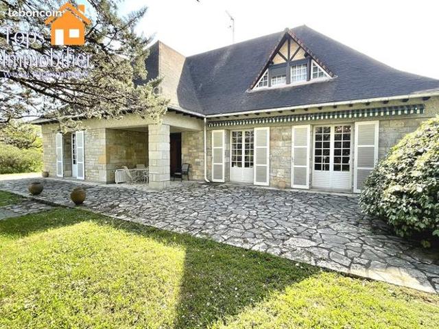 Maison 10 pièces 228 m²