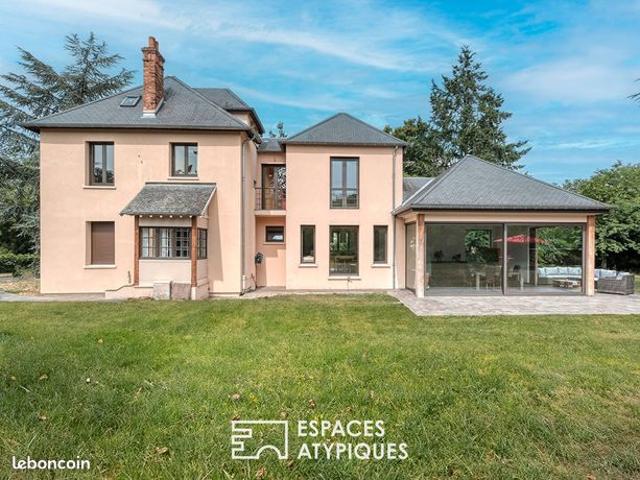 Maison 10 pièces 233 m²