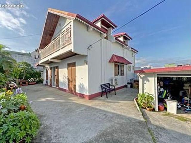 Maison 10 pièces 230 m²