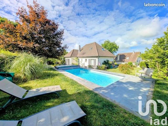 Maison 10 pièces 230 m²