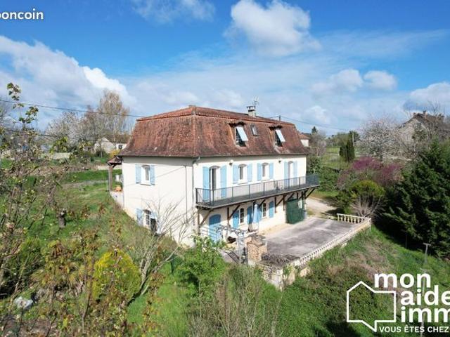 Maison 10 pièces 230 m²