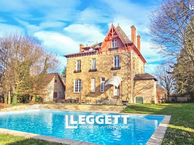 Maison 10 pièces 230 m²