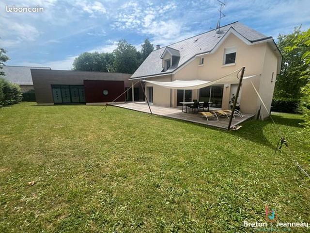 Maison 10 pièces 230 m²