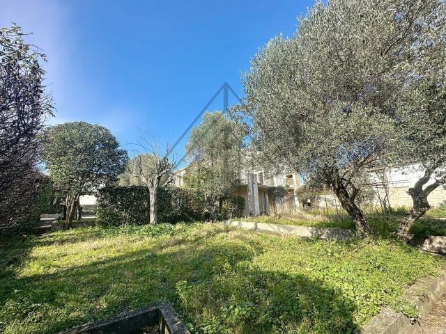 Maison 10 pièces 230 m²
