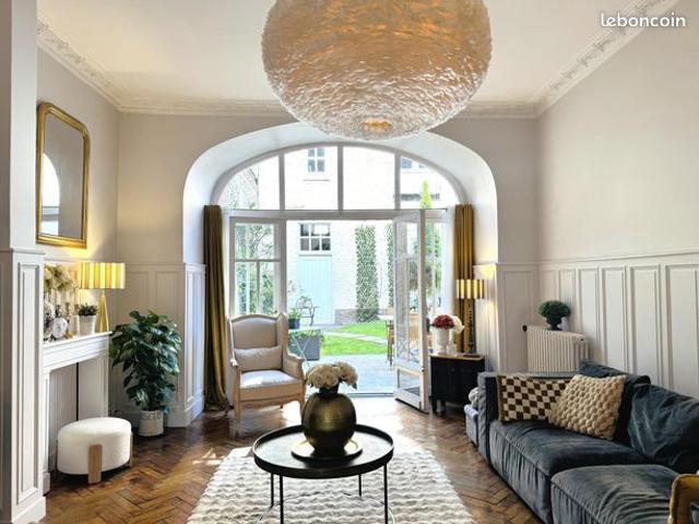 Maison 10 pièces 230 m²
