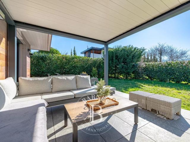 Maison 10 pièces 230 m²