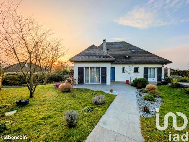 Maison 10 pièces 230 m²