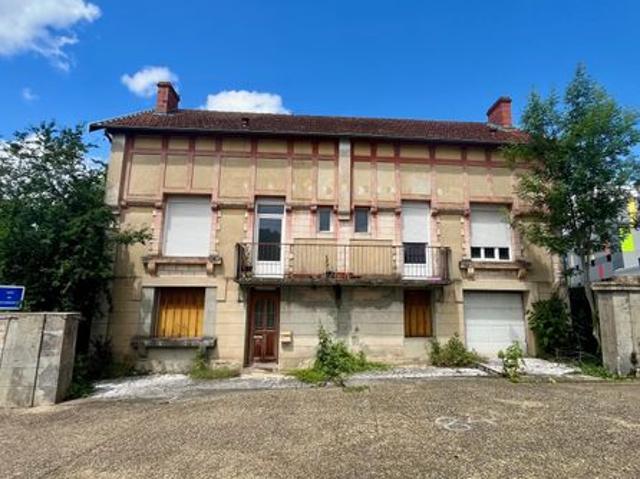 Maison 10 pièces 230 m²