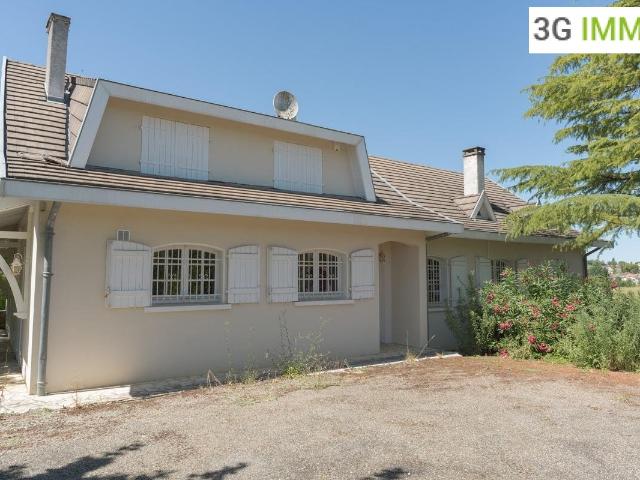 Maison 10 pièces 230 m²