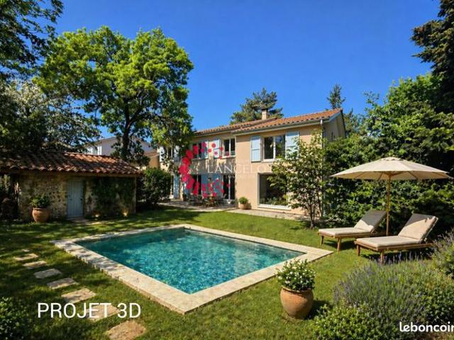 Maison 10 pièces 230 m²
