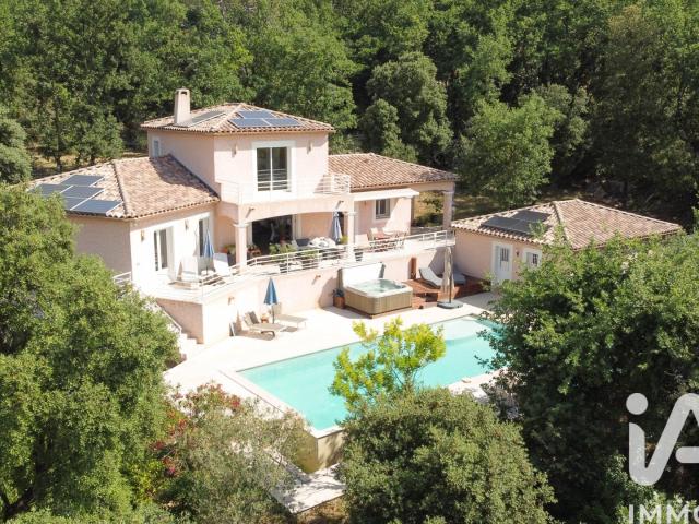 Maison 10 pièces 230 m²