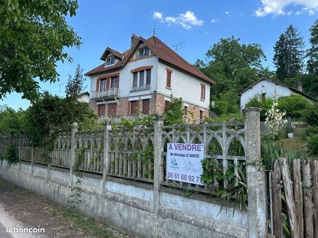 Maison 10 pièces 230 m²