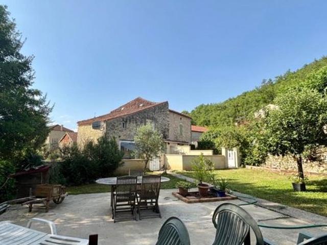 Maison 10 pièces 230 m²