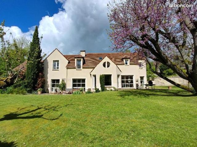 Maison 10 pièces 231 m²