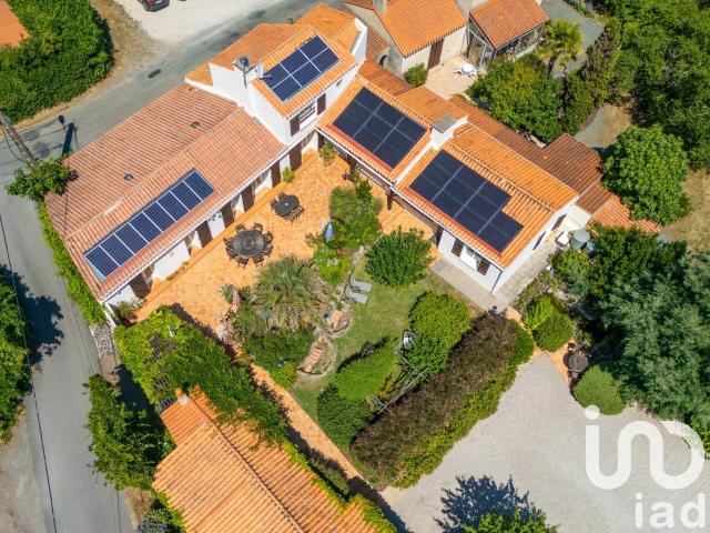 Maison 10 pièces 232 m²