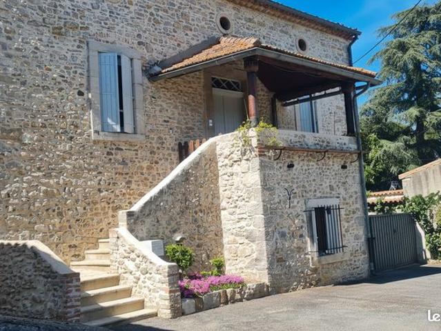 Maison 10 pièces 232 m²