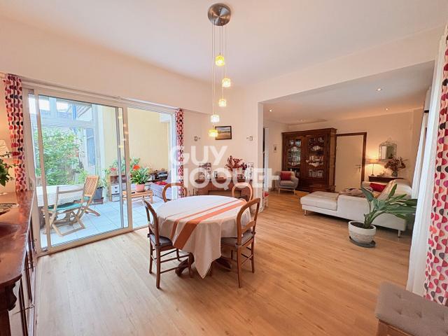 Maison 10 pièces 232 m²