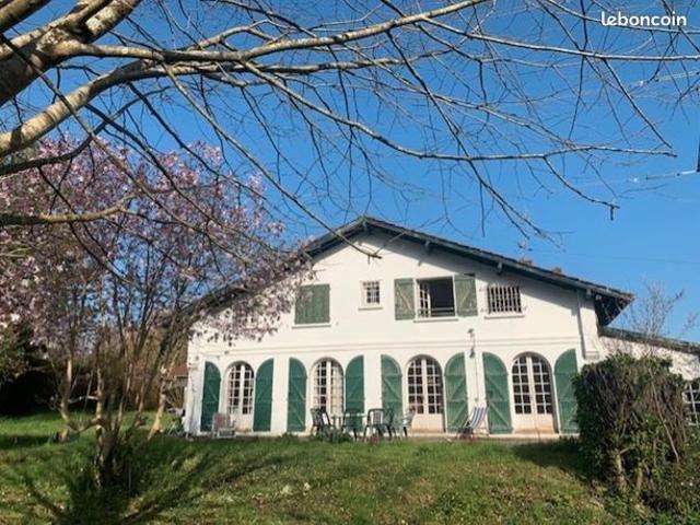 Maison 10 pièces 232 m²